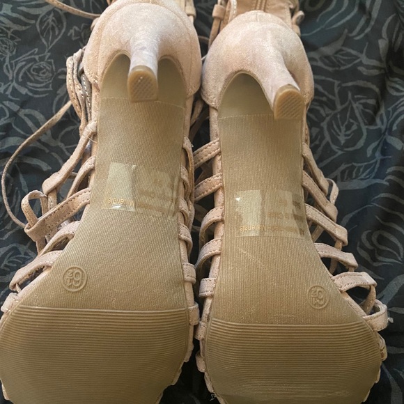 Knee-High, Strap-Up (with zipper in the back) Heel - Picture 3 of 4